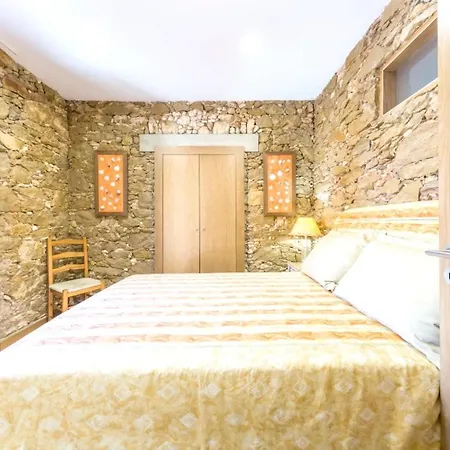 Holiday home Spacious House With Sea View In Quelfes, Shared Pool *