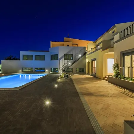 Spacious House With Sea View In Quelfes, Shared Pool Holiday home Quelfes