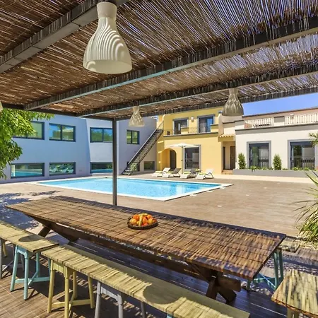 Holiday home Spacious House With Sea View In Quelfes, Shared Pool *