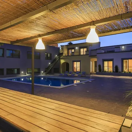 Spacious House With Sea View In Quelfes, Shared Pool Holiday home *