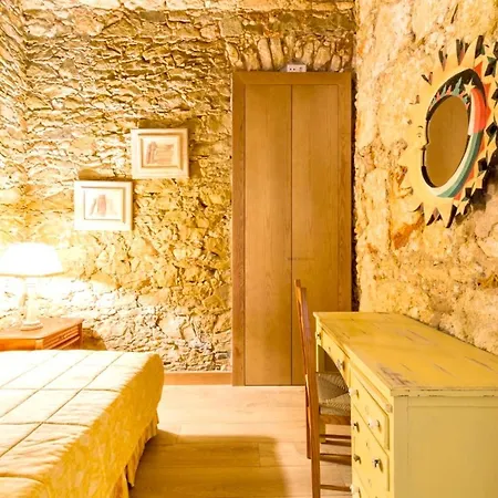 Holiday home Spacious House With Sea View In Quelfes, Shared Pool *