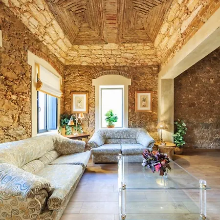 Spacious House With Sea View In Quelfes, Shared Pool Quelfes