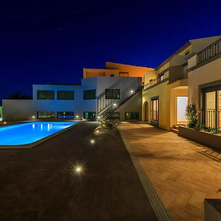 Spacious House With Sea View In Quelfes, Shared Pool * Quelfes