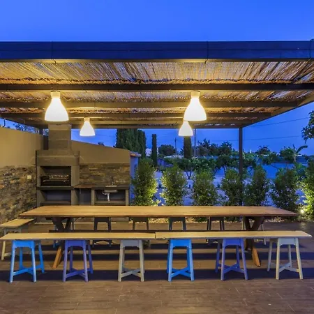Ferienhaus Spacious House With Sea View In Quelfes, Shared Pool