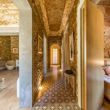 Vakantiehuis Spacious House With Sea View In Quelfes, Shared Pool