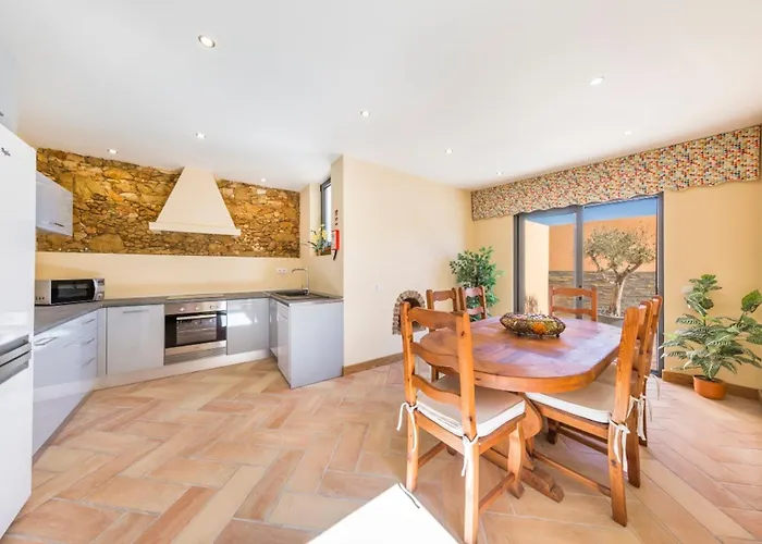 別荘 Spacious House With Sea View In Quelfes, Shared Pool
