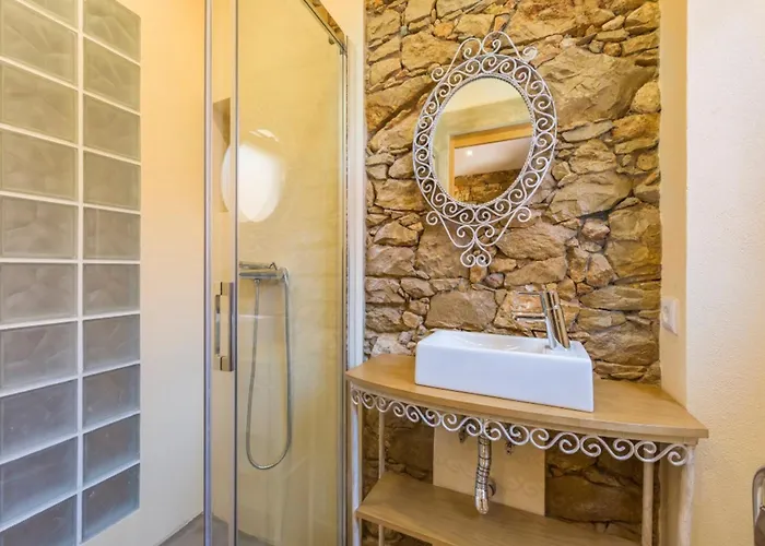 Spacious House With Sea View In Quelfes, Shared Pool 別荘