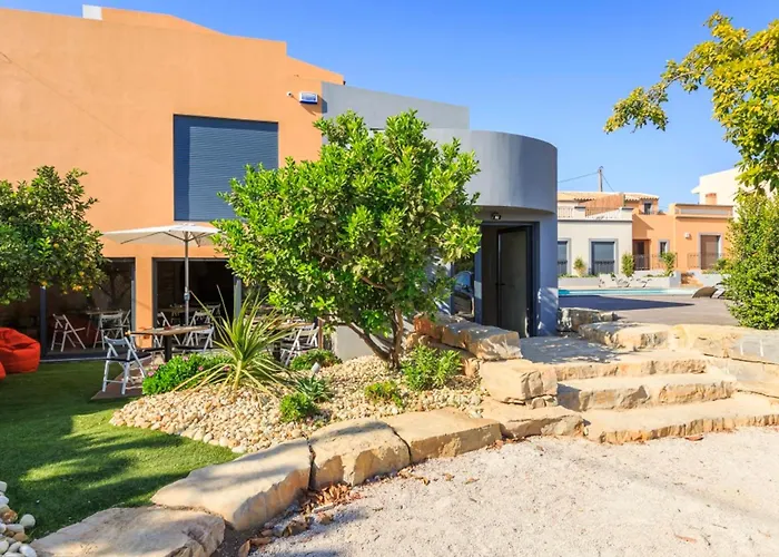 Spacious House With Sea View In Quelfes, Shared Pool * Quelfes