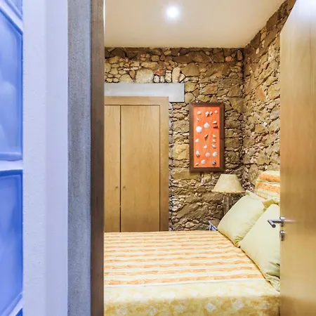 Spacious House With Sea View In Quelfes, Shared Pool بيت للعطل Quelfes